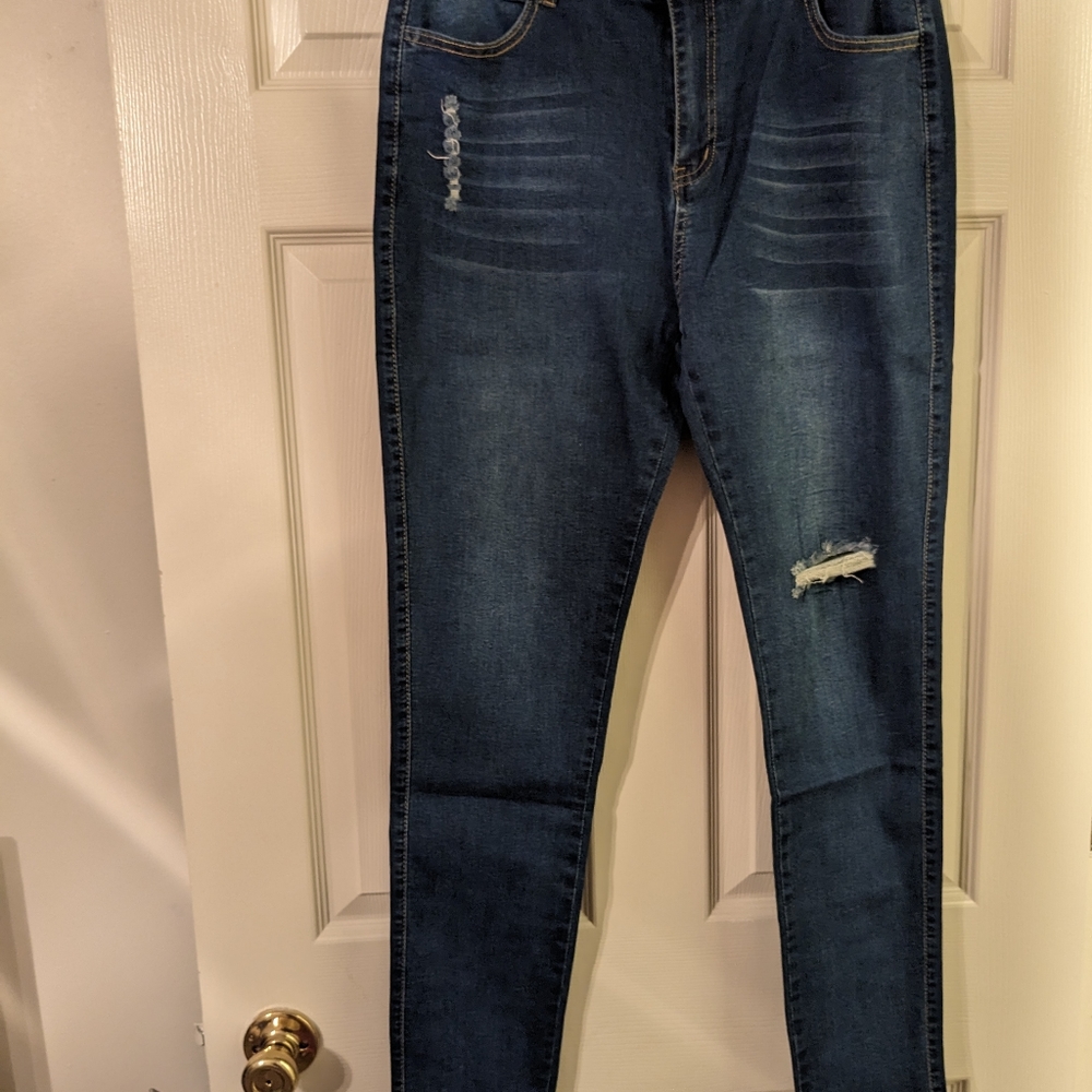 Jeans skinny leg fit good amount of stretch